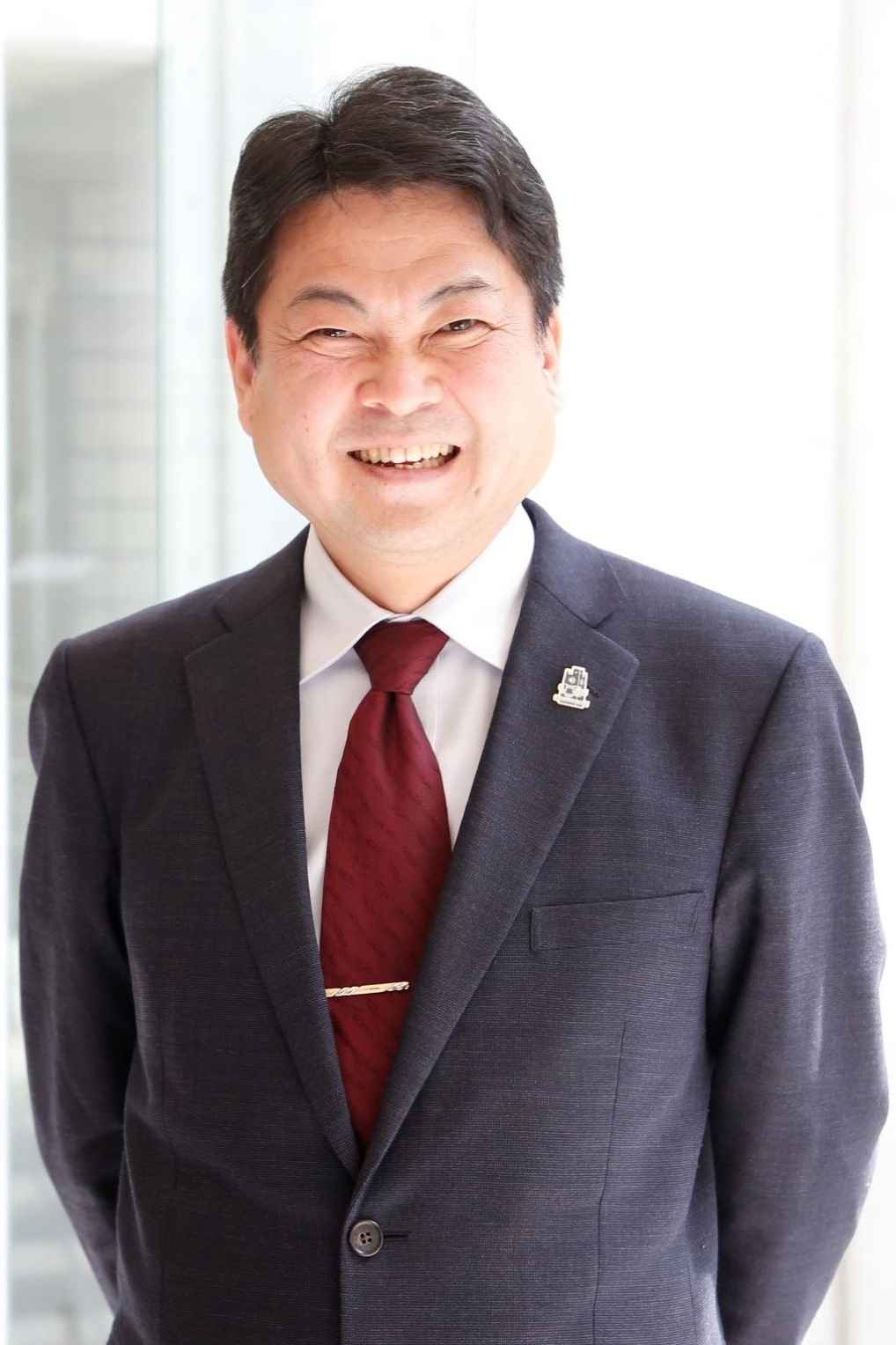 Headshot of Professor Masakazu Sugiyama